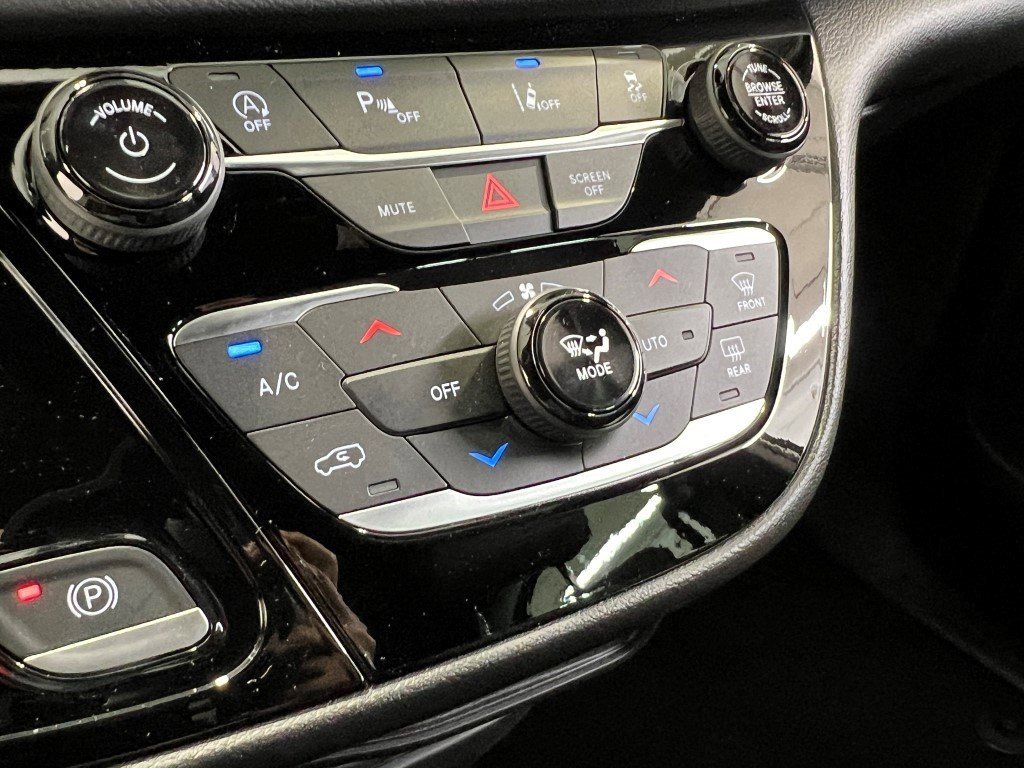 New 2026 Chrysler Voyager LX image 29