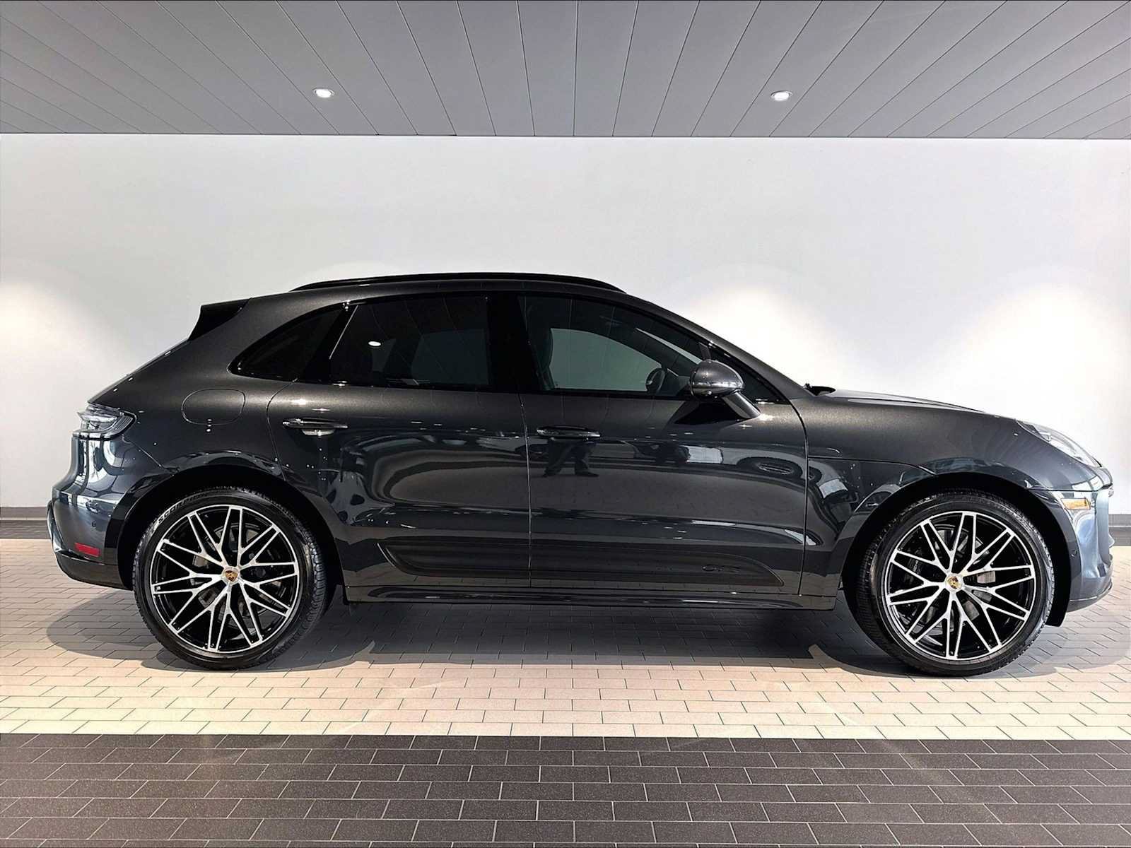 Used 2026 Porsche Macan GTS AWD/4WD image 11