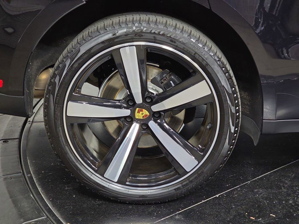 Used 2025 Porsche Macan image 29