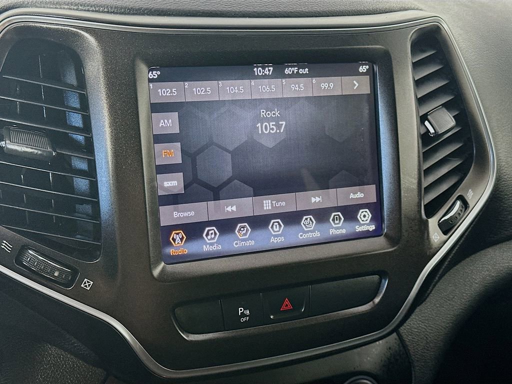 Used 2019 Jeep Cherokee Trailhawk w/ Comfort/Convenience Group AWD/4WD image 17