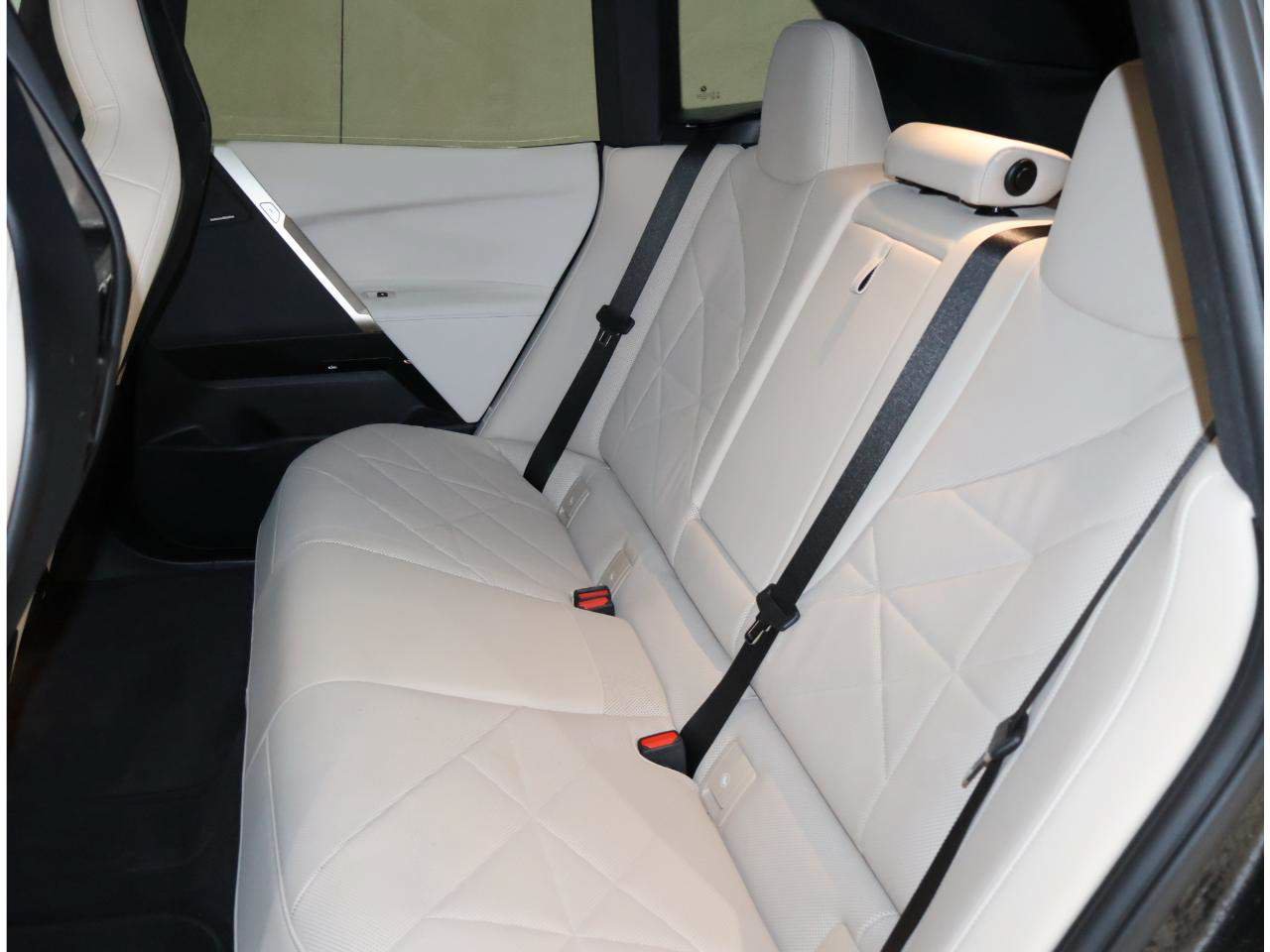Certified 2024 BMW iX xDrive50 w/ Premium Package AWD/4WD image 17