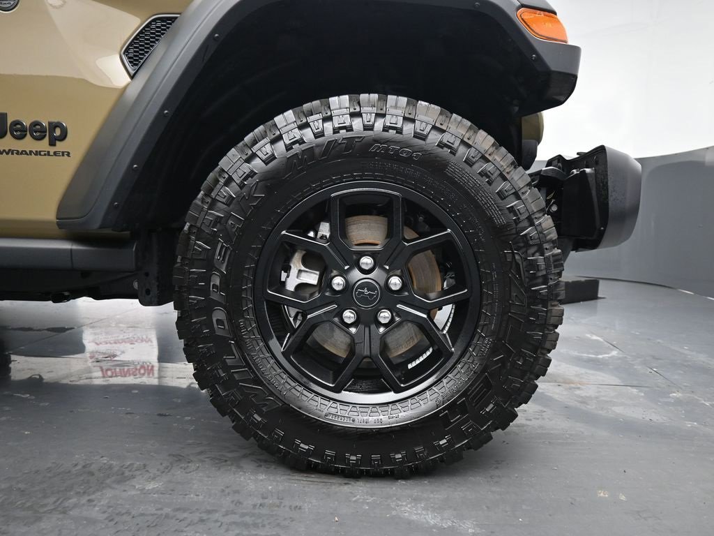 Used 2025 Jeep Wrangler Sport image 11
