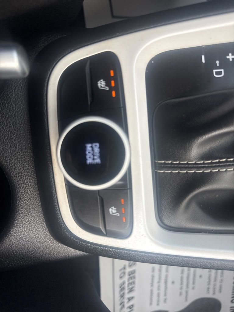 Used 2022 Hyundai Venue Limited FWD image 27