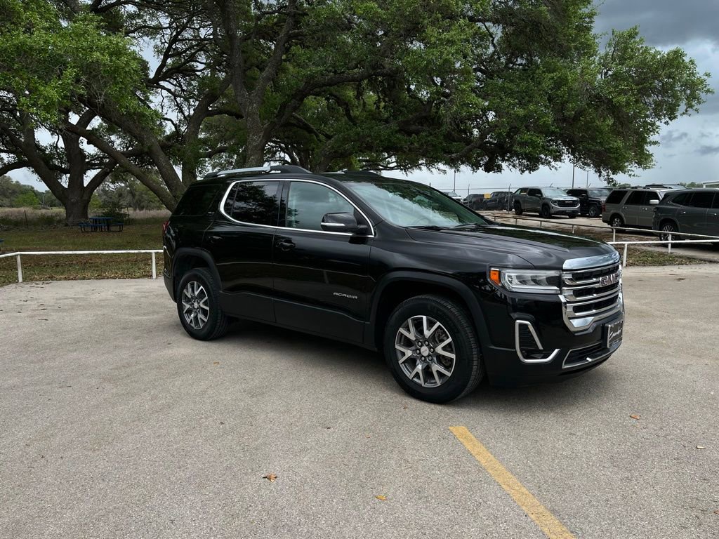 Used 2023 GMC Acadia SLT w/ Preferred Package image 3