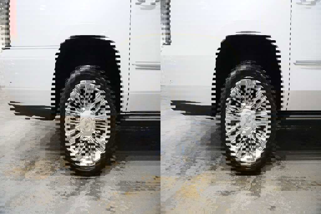 Used 2020 Cadillac Escalade ESV Platinum image 13