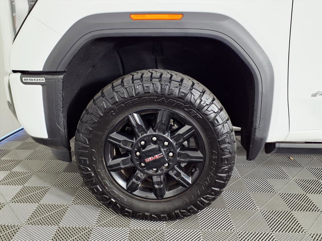 Used 2024 GMC Sierra 2500 AT4 w/ Technology Package image 7