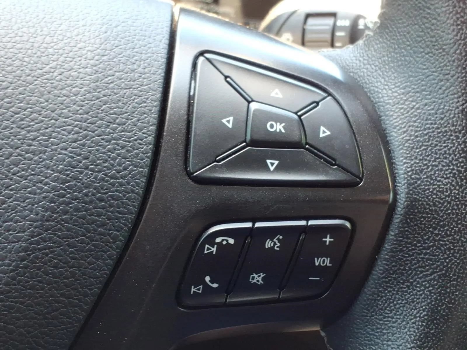 Used 2022 Ford Ranger Lariat w/ Tremor Off-Road Package AWD/4WD image 26