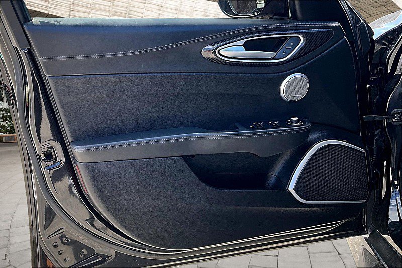Used 2019 Alfa Romeo Giulia Ti RWD image 14