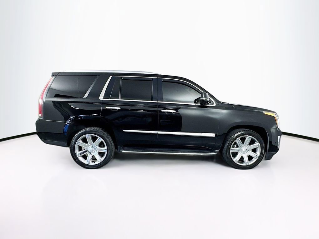 Used 2018 Cadillac Escalade Premium Luxury image 11