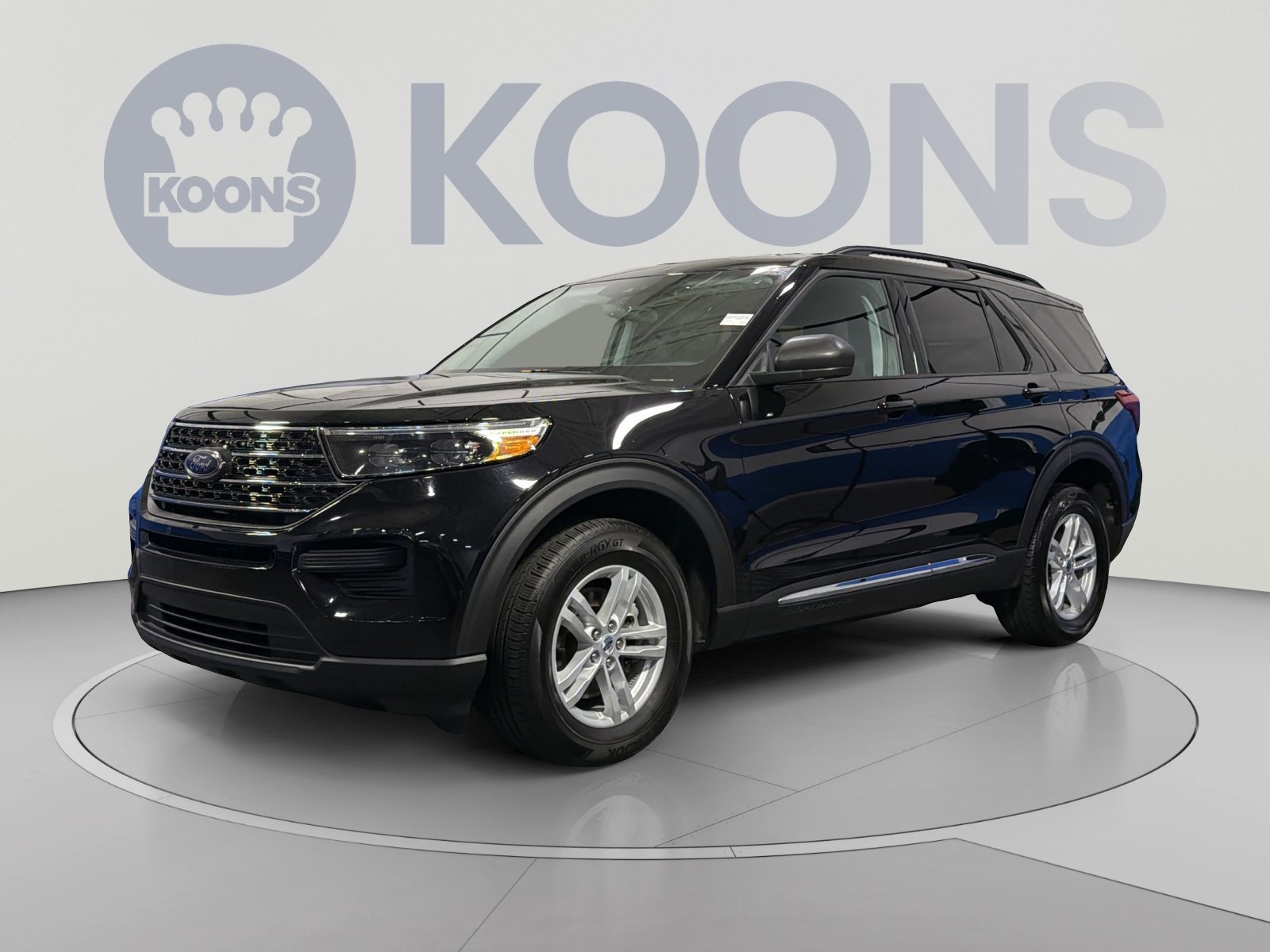 Used 2024 Ford Explorer XLT AWD/4WD image 1