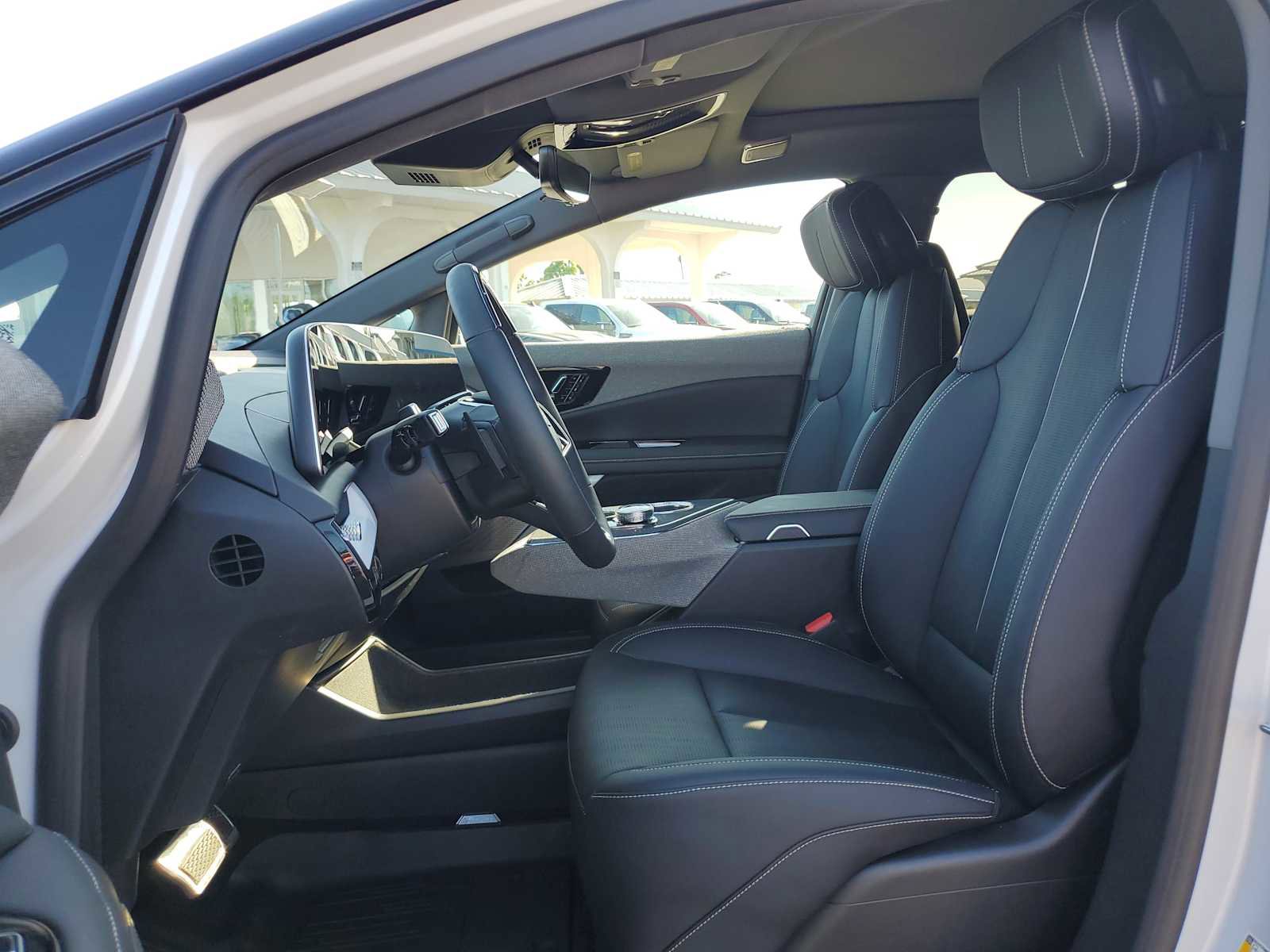 New 2025 Cadillac Optiq Sport 2 w/ LPO, ONYX Package image 15