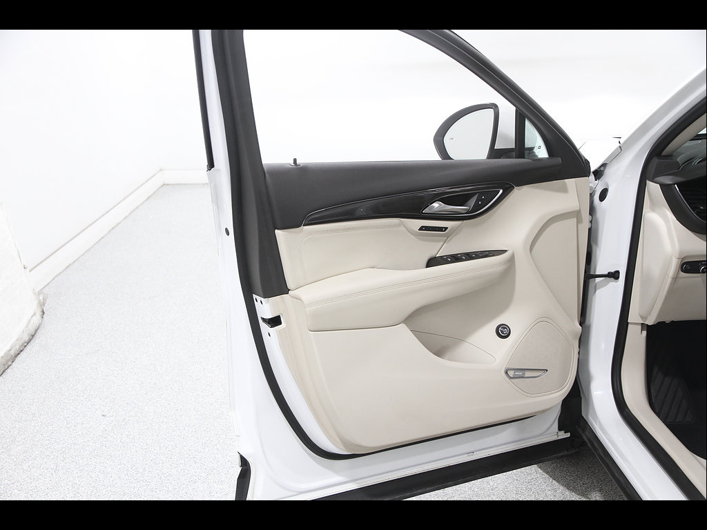 Used 2021 Buick Envision Essence w/ Technology Package I AWD/4WD image 4