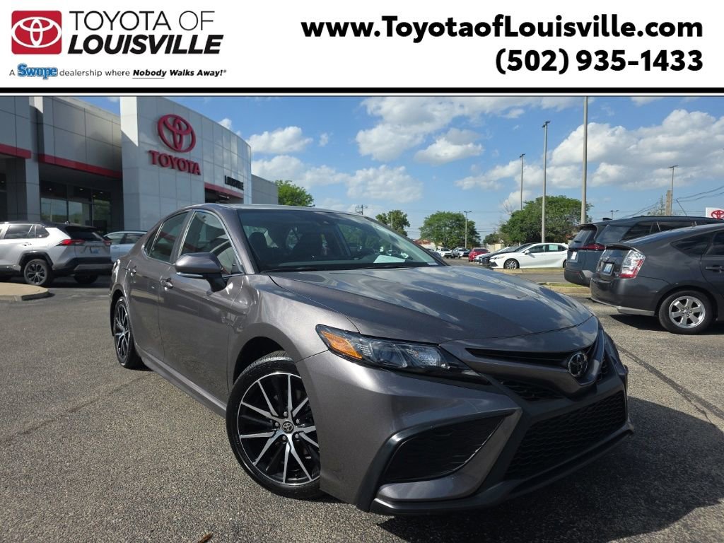 Used 2024 Toyota Camry SE w/ Cold Weather Package FWD image 1