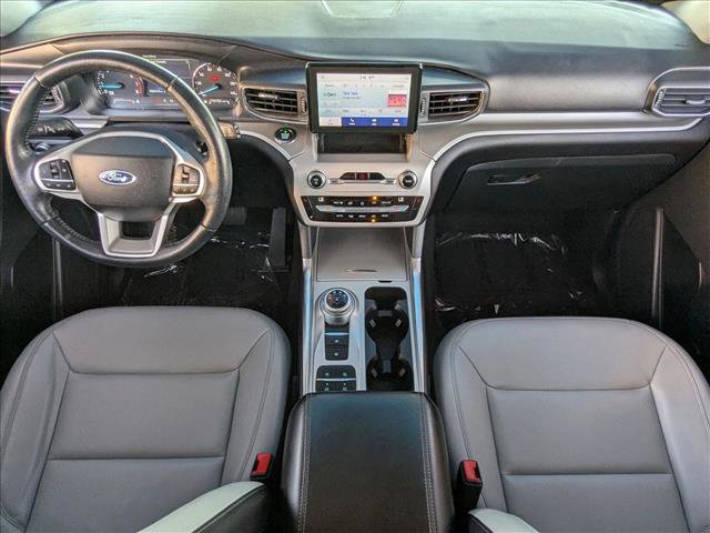 Used 2021 Ford Explorer XLT w/ Equipment Group 202A RWD image 17