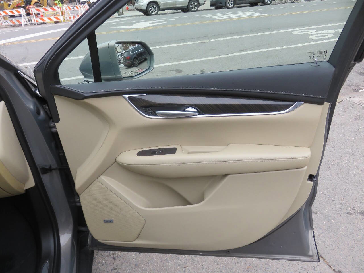 Used 2019 Cadillac XT5 AWD image 30