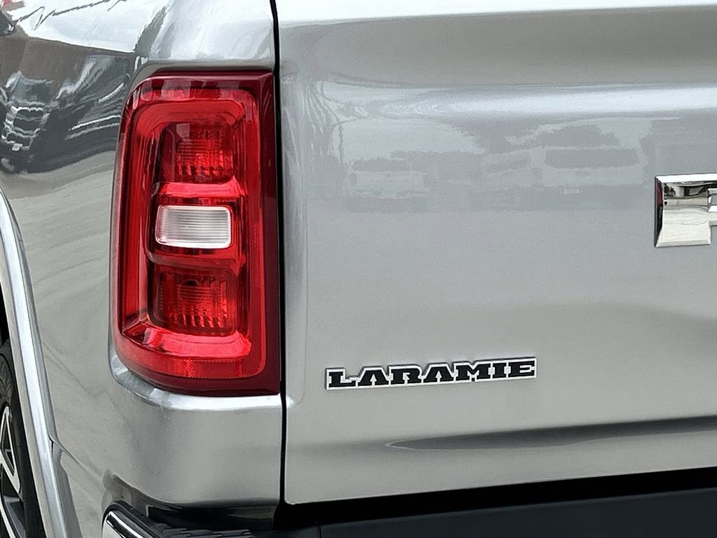 Used 2025 RAM 1500 Laramie AWD/4WD image 7