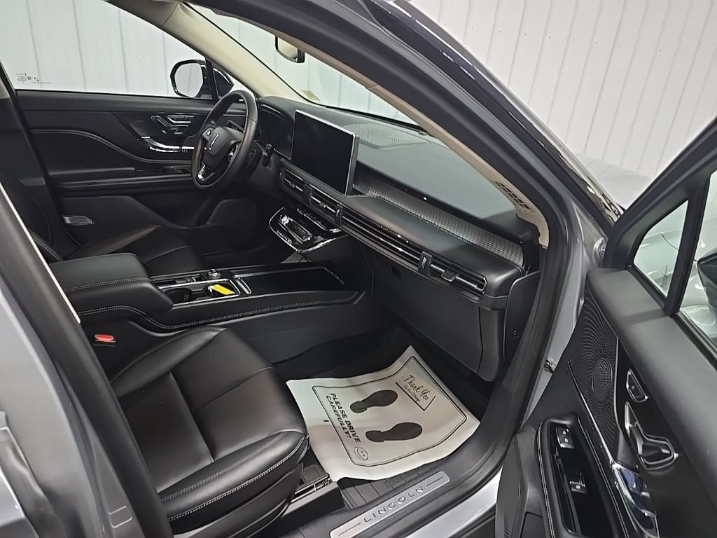 Used 2023 Lincoln Corsair AWD image 20