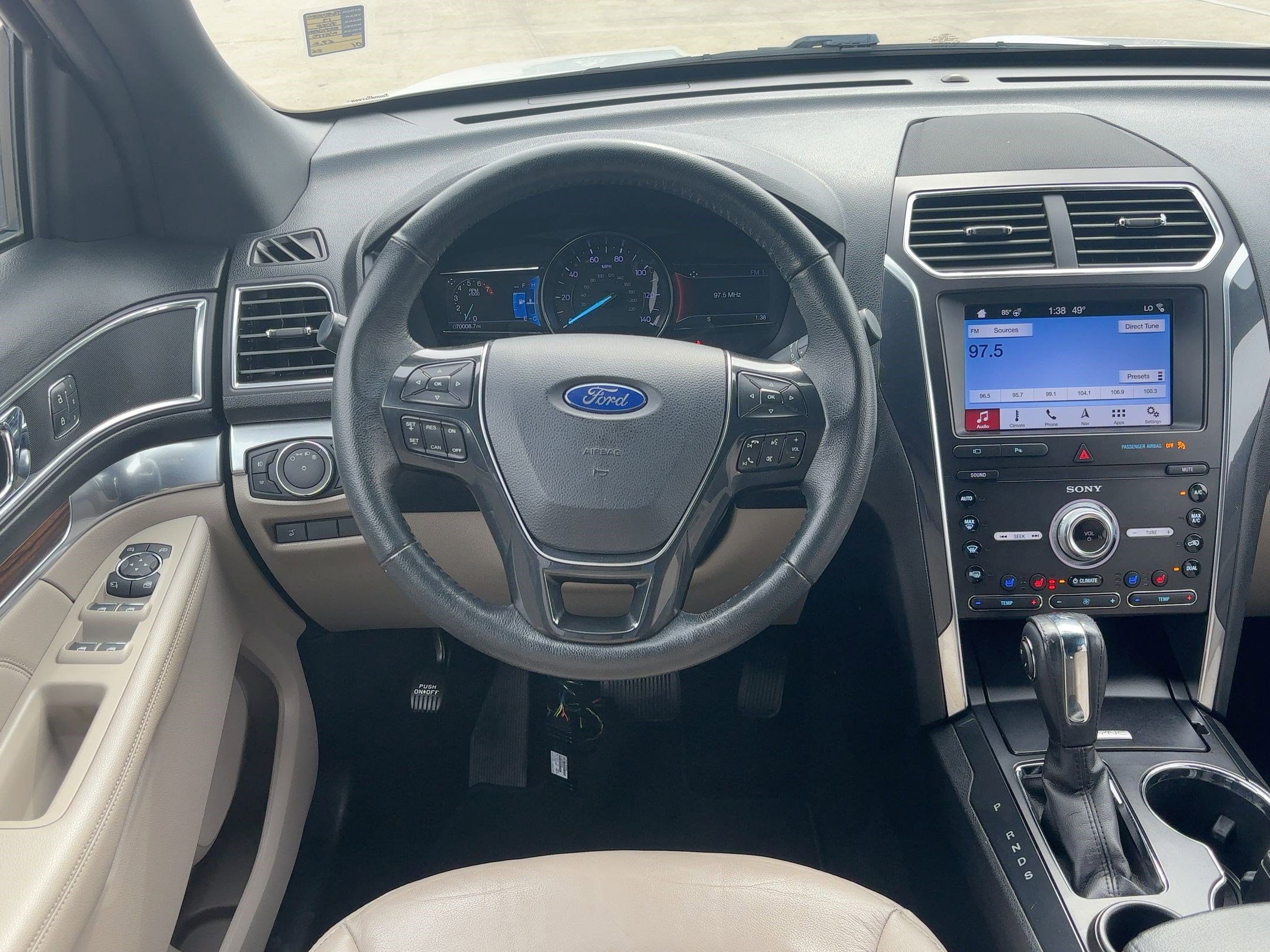 Used 2019 Ford Explorer Limited image 28