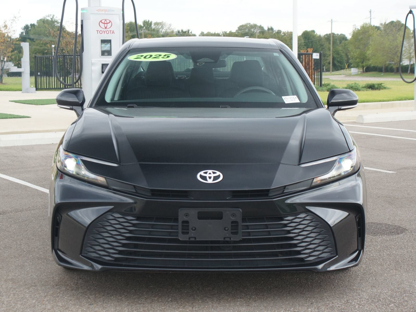 Used 2025 Toyota Camry LE FWD image 24