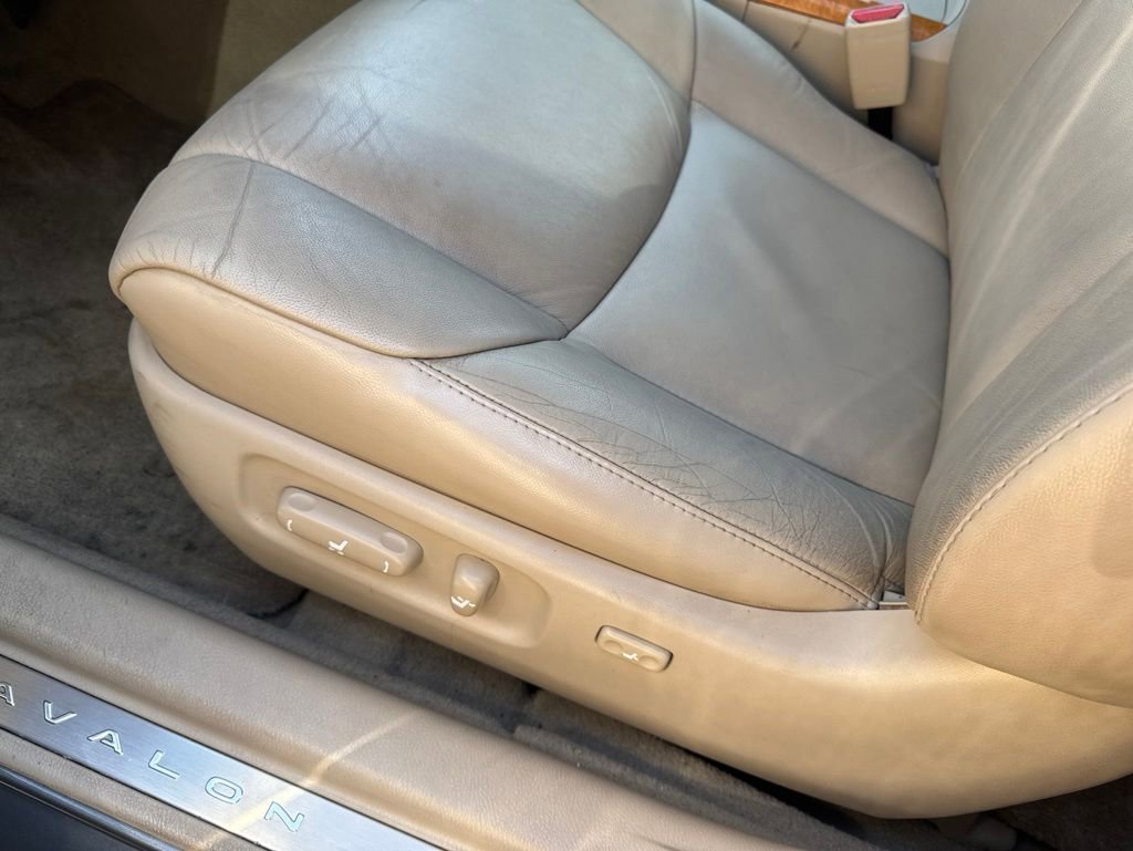 Used 2006 Toyota Avalon XLS FWD image 6