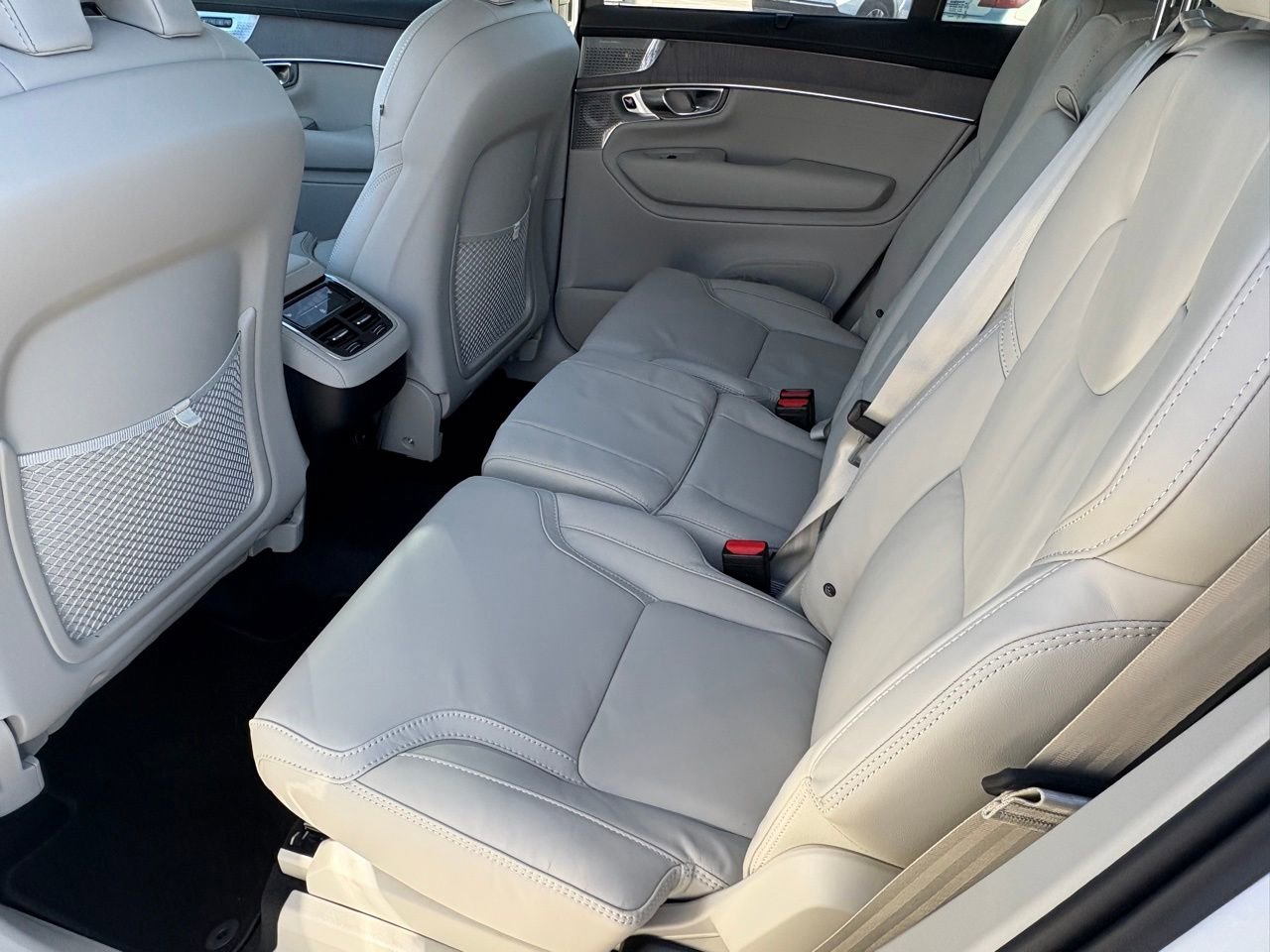 New 2026 Volvo XC90 B6 Ultra w/ Lounge Package image 20