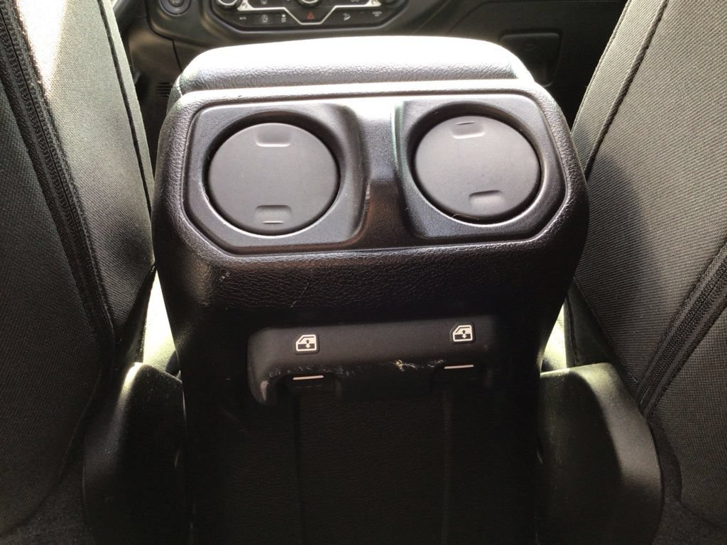 Used 2018 Jeep Wrangler Unlimited Sport S AWD/4WD image 35