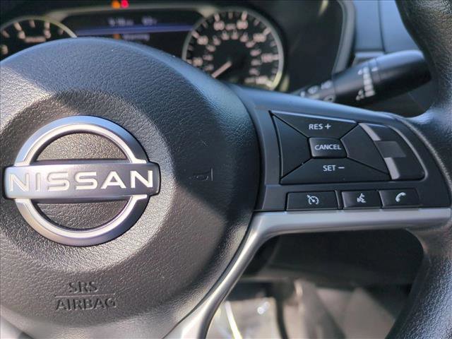 Used 2025 Nissan Altima 2.5 SV FWD image 29