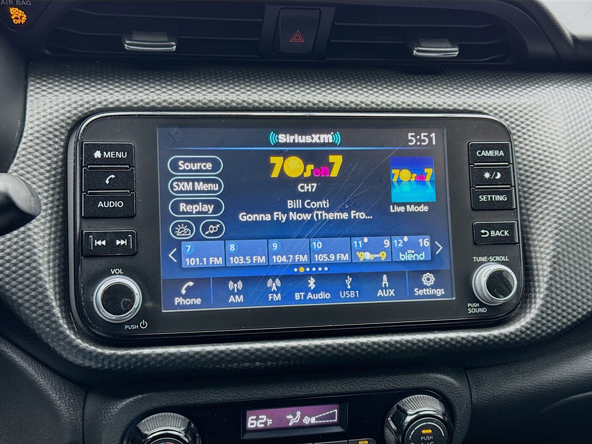 Used 2022 Nissan Kicks SV image 11