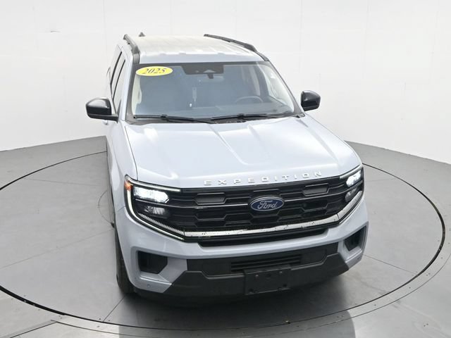 Used 2025 Ford Expedition Max Active AWD/4WD image 23