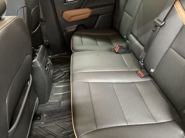 Used 2023 GMC Canyon AT4 w/ AT4 Premium Package AWD/4WD image 11