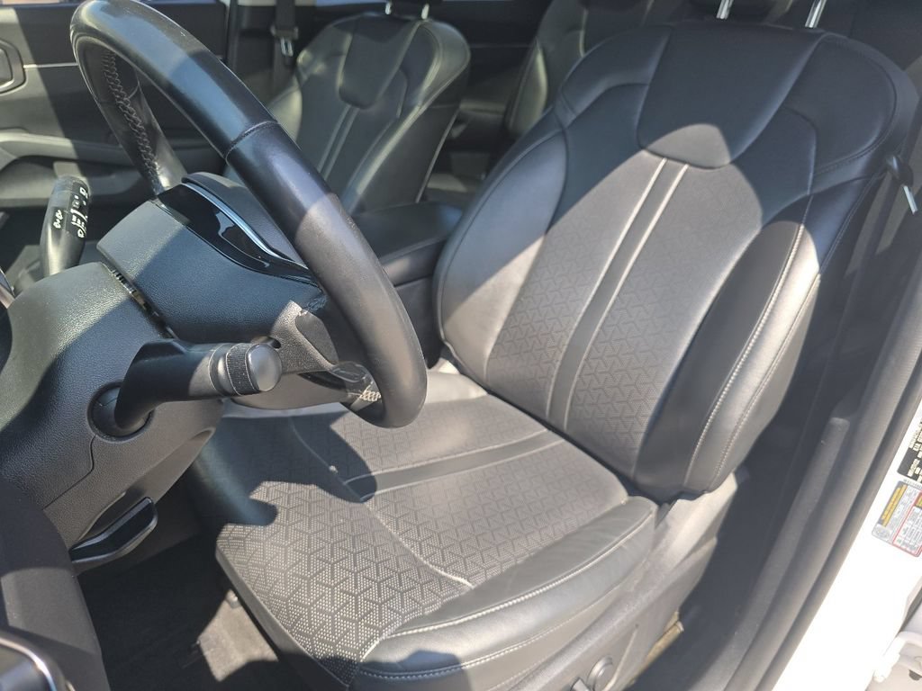 Used 2022 Kia Sorento S w/ Panoramic Sunroof Package FWD image 22