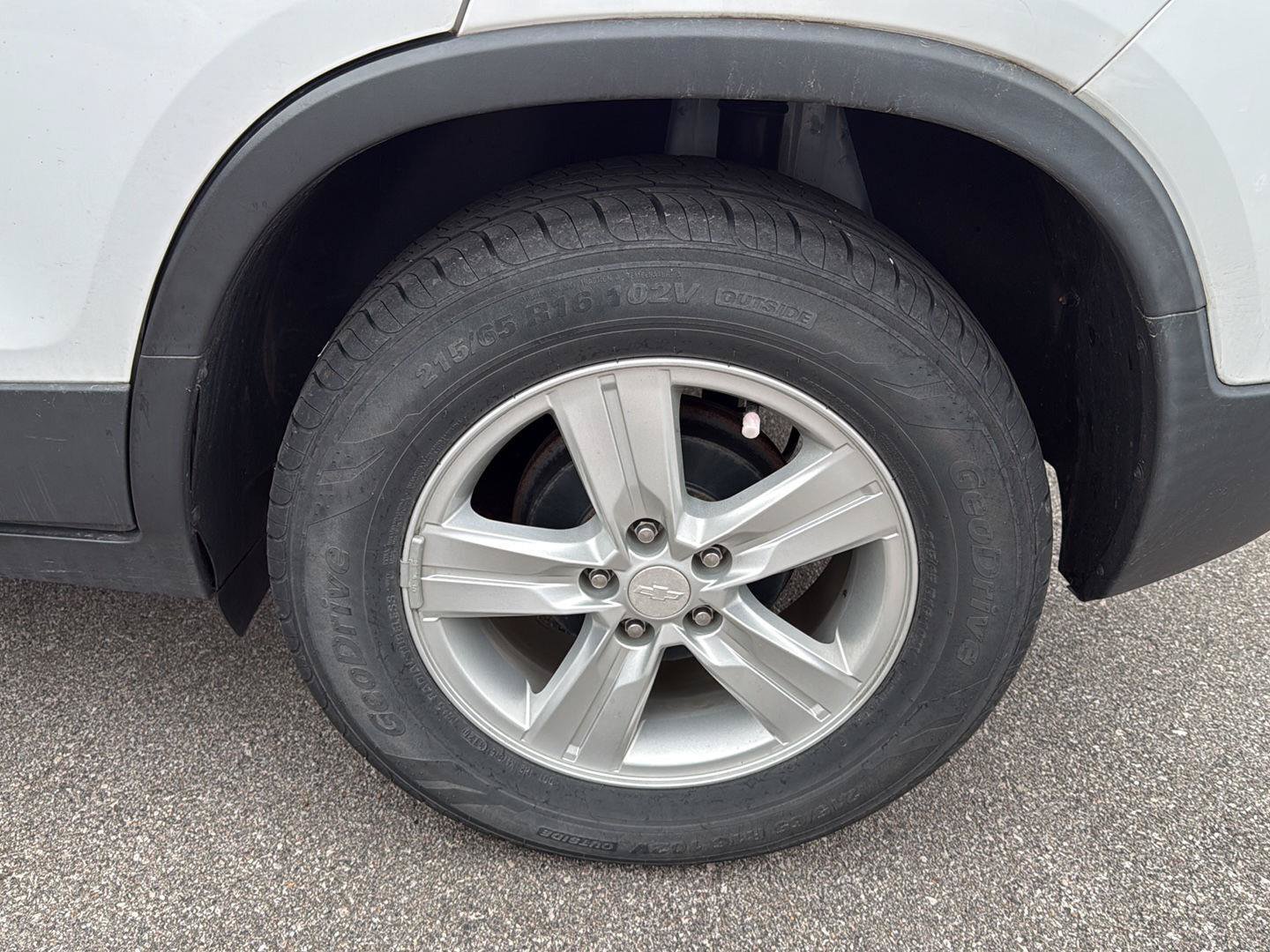 Used 2017 Chevrolet Trax LT w/ Driver Confidence Package FWD image 16