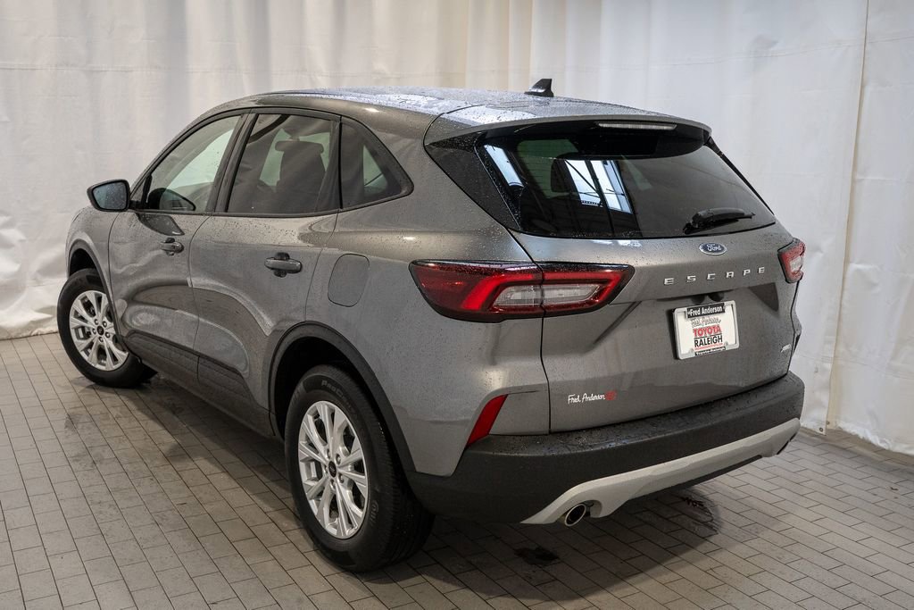 Used 2025 Ford Escape Active image 4