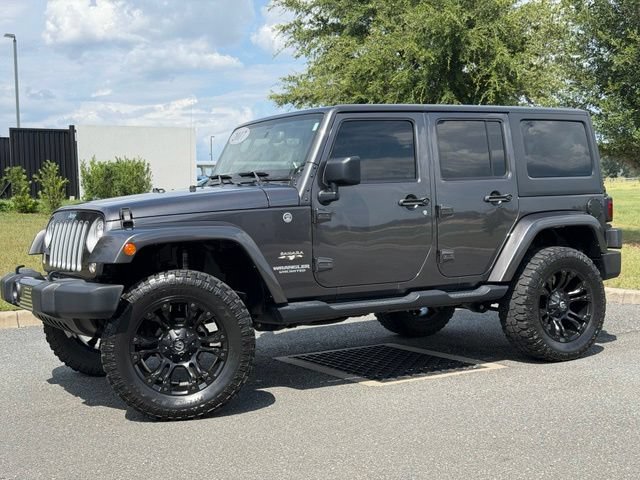 Used 2017 Jeep Wrangler Unlimited Sahara w/ Connectivity Group AWD/4WD image 3