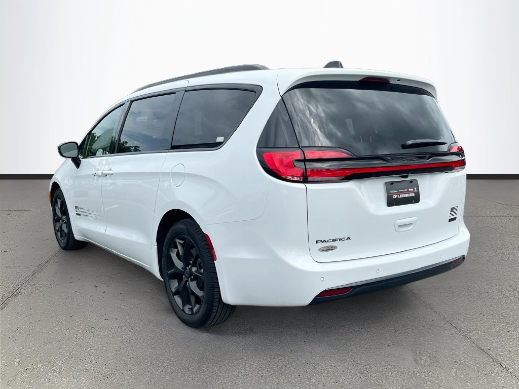 New 2027 Chrysler Pacifica Select FWD image 5