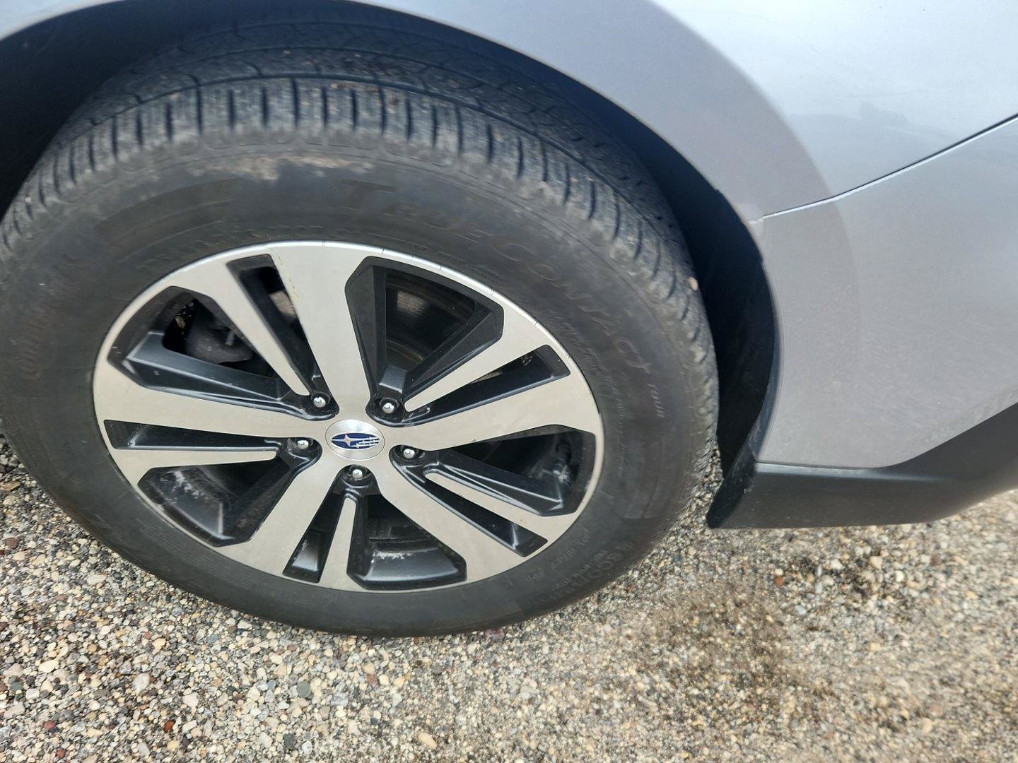 Used 2019 Subaru Outback 2.5i Limited AWD/4WD image 2