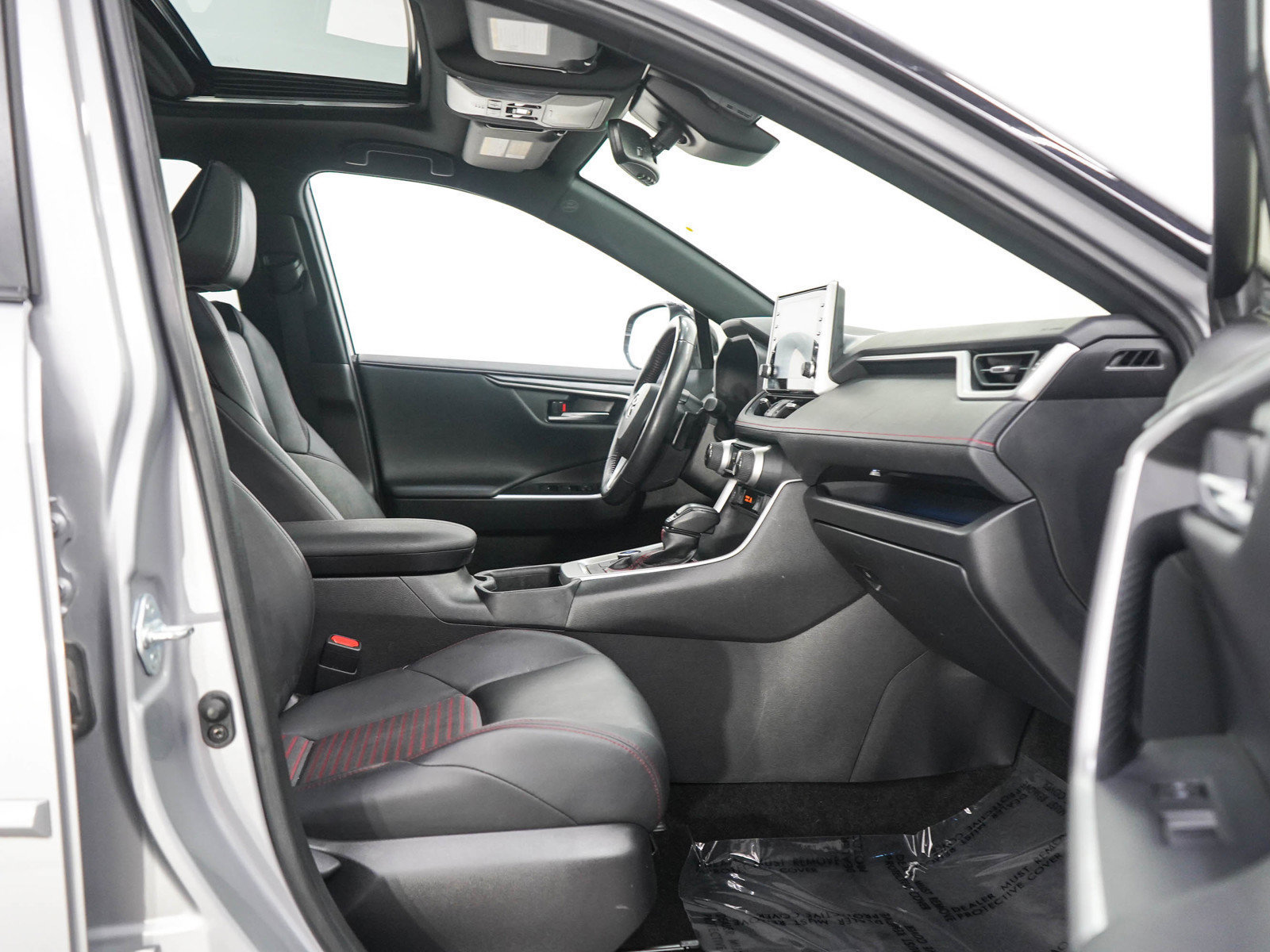 Used 2022 Toyota RAV4 XSE w/ Weather Package AWD/4WD image 11