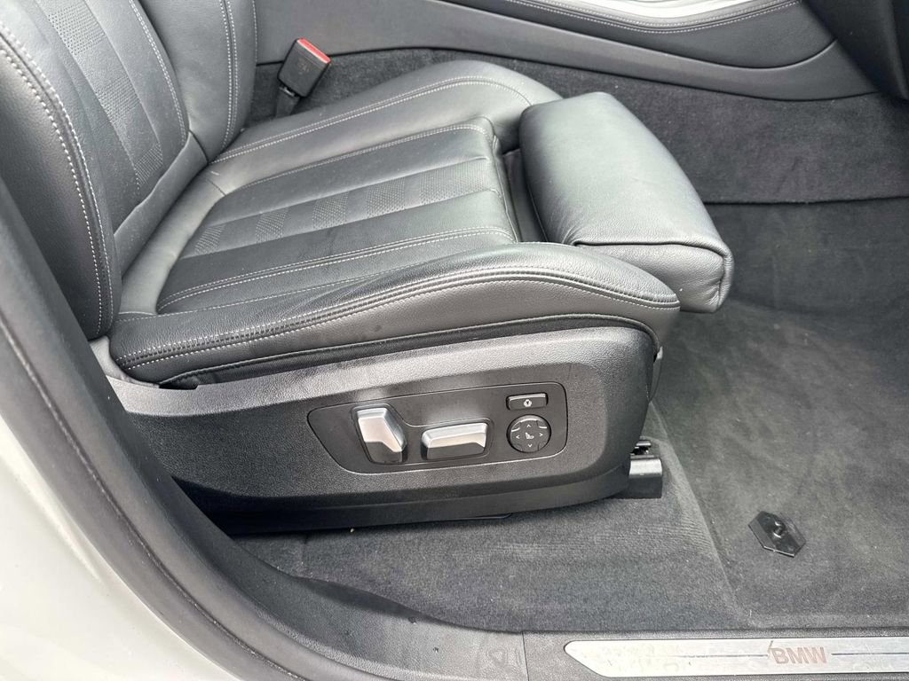 Used 2019 BMW X5 xDrive40i w/ Executive Package AWD/4WD image 14