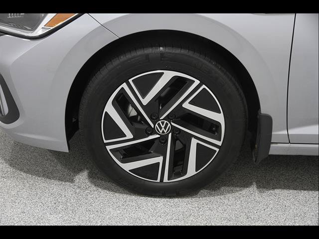 Used 2023 Volkswagen Jetta SEL FWD image 21