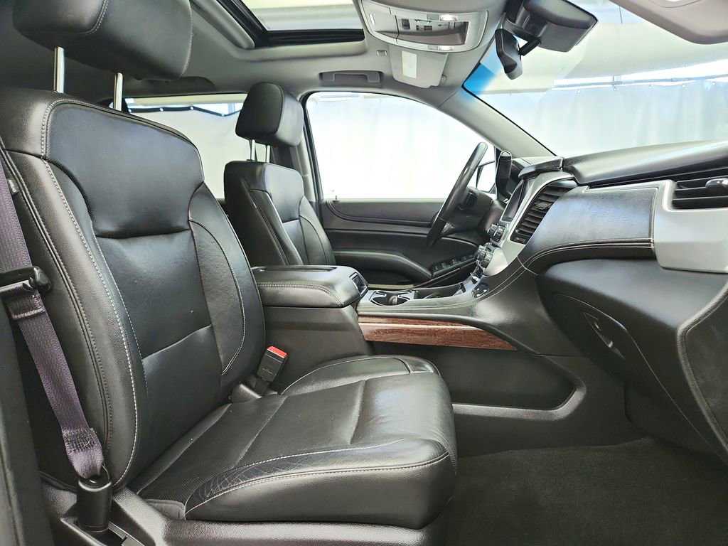 Used 2017 GMC Yukon SLT w/ Open Road Package AWD/4WD image 32