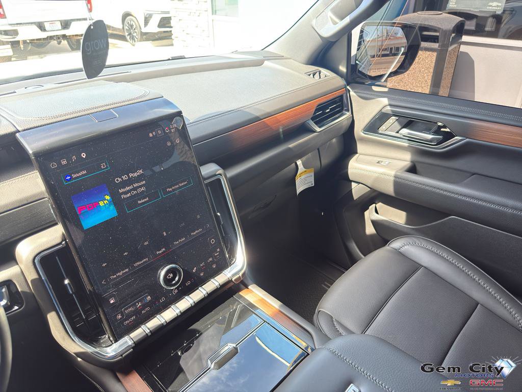 Used 2025 GMC Yukon XL Denali w/ Sun & Power Step Package AWD/4WD image 22