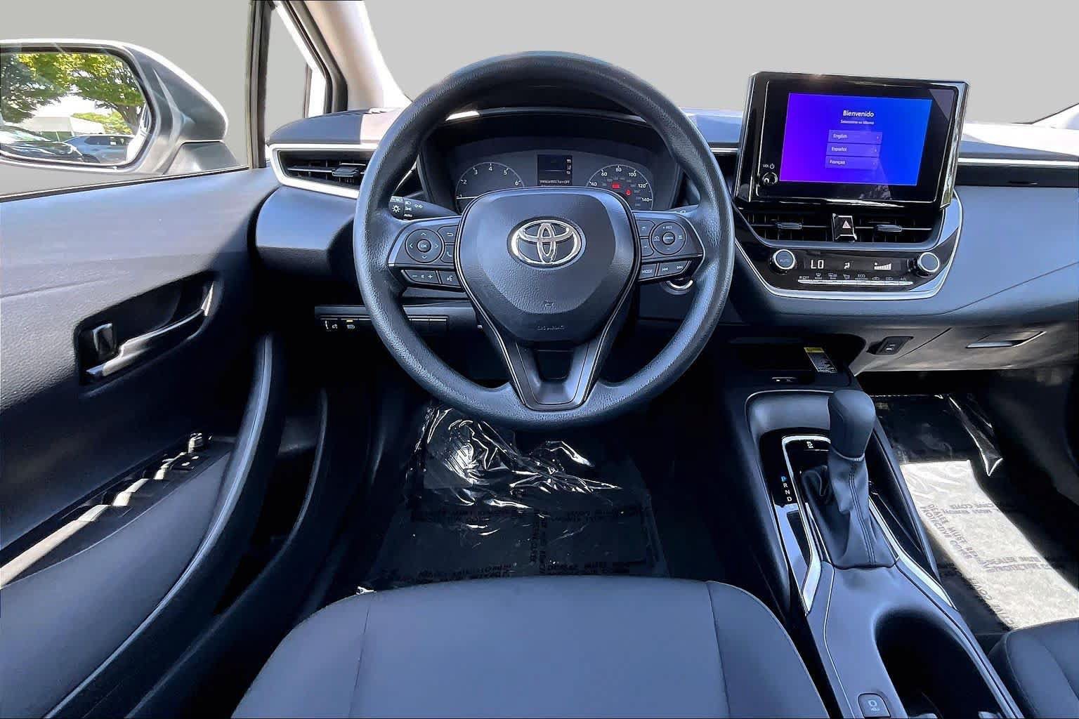 Used 2025 Toyota Corolla LE w/ LE Premium Package FWD image 6