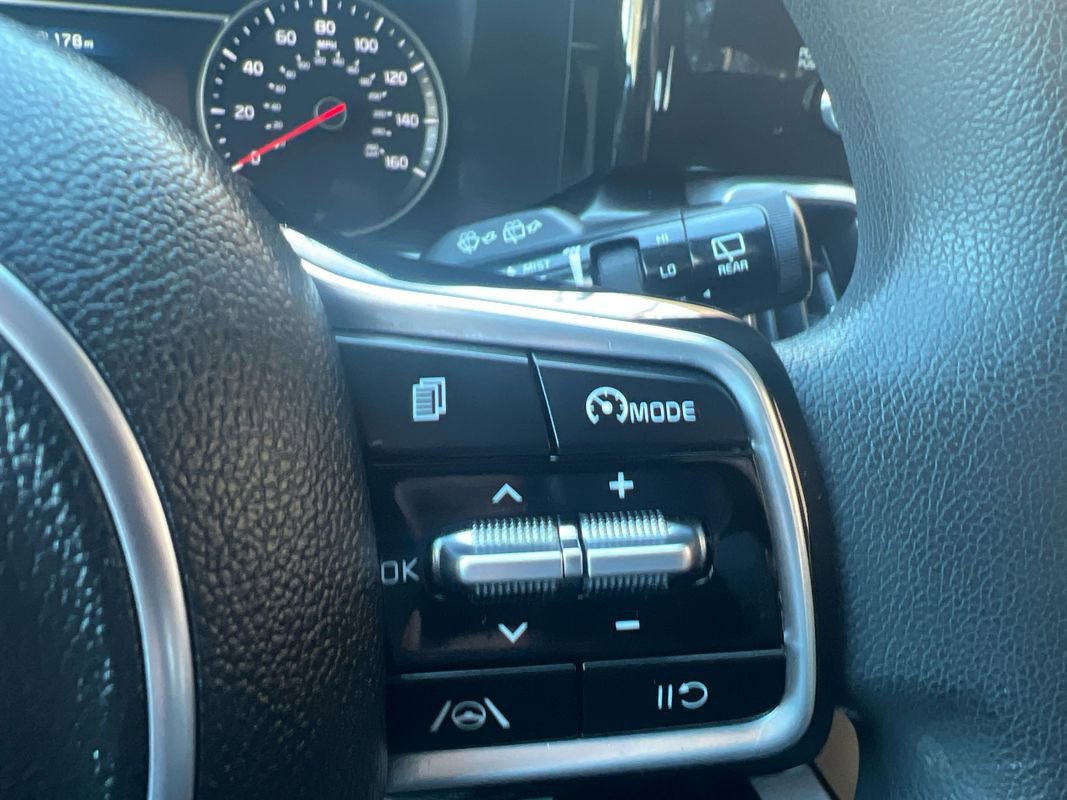 Used 2023 Kia Sorento LX image 23