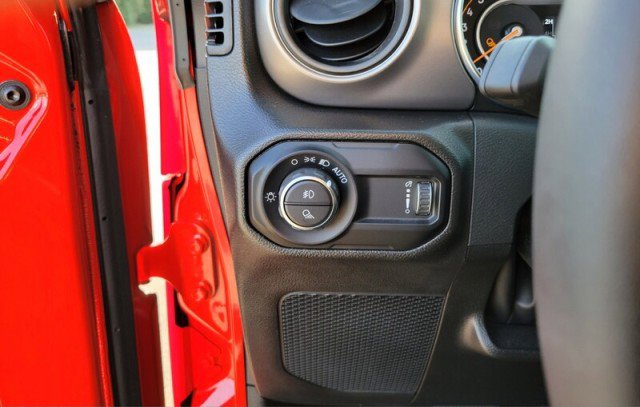 Used 2023 Jeep Gladiator Sport image 19