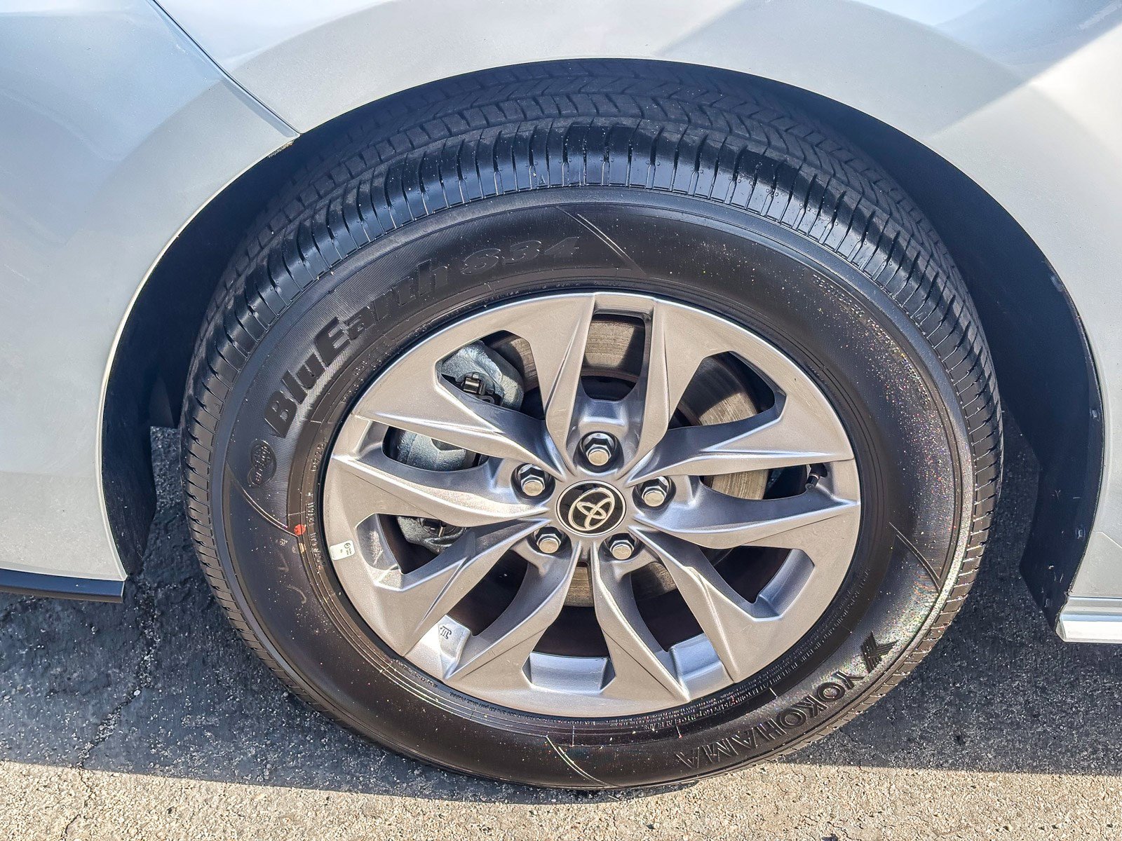 Used 2025 Toyota Sienna XLE image 11