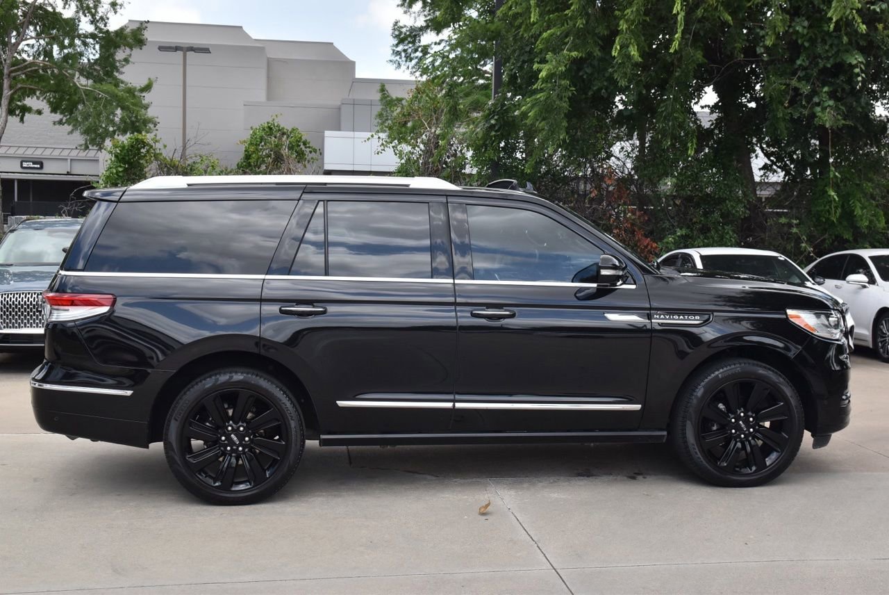 Certified 2024 Lincoln Navigator Reserve AWD/4WD image 6