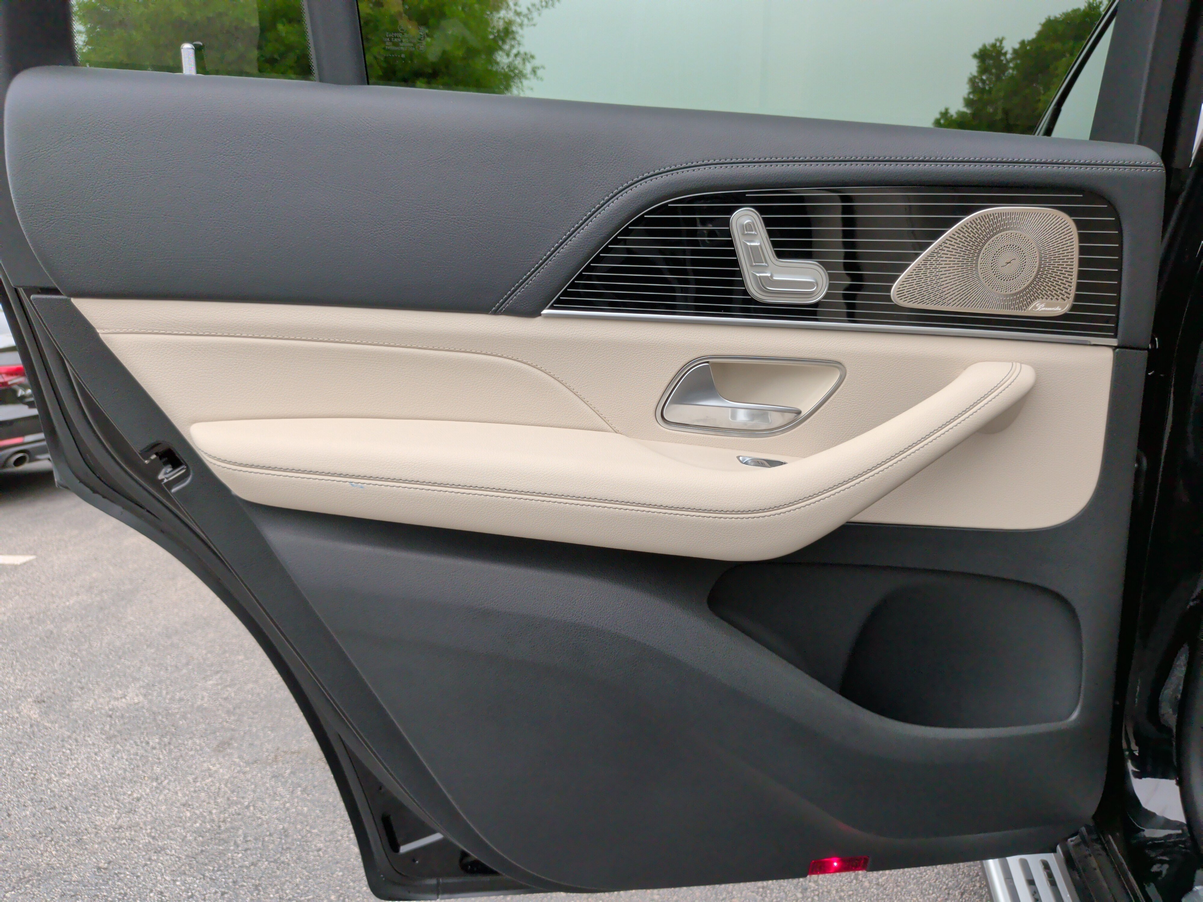 Used 2026 Mercedes-Benz GLS 450 4MATIC image 41