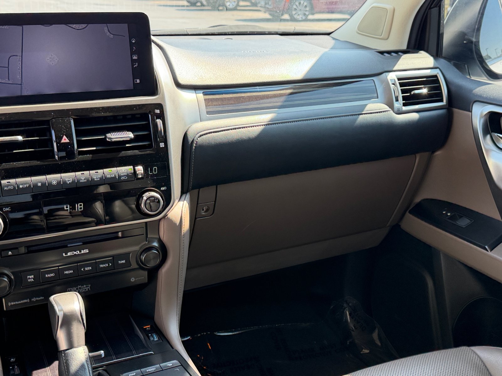 Used 2022 Lexus GX 460 Premium w/ Accessory Package AWD/4WD image 19