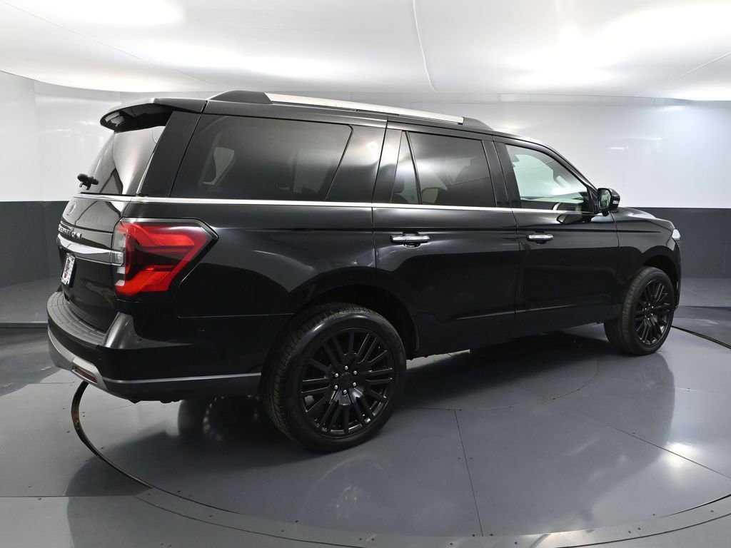 Used 2023 Ford Expedition Limited image 6