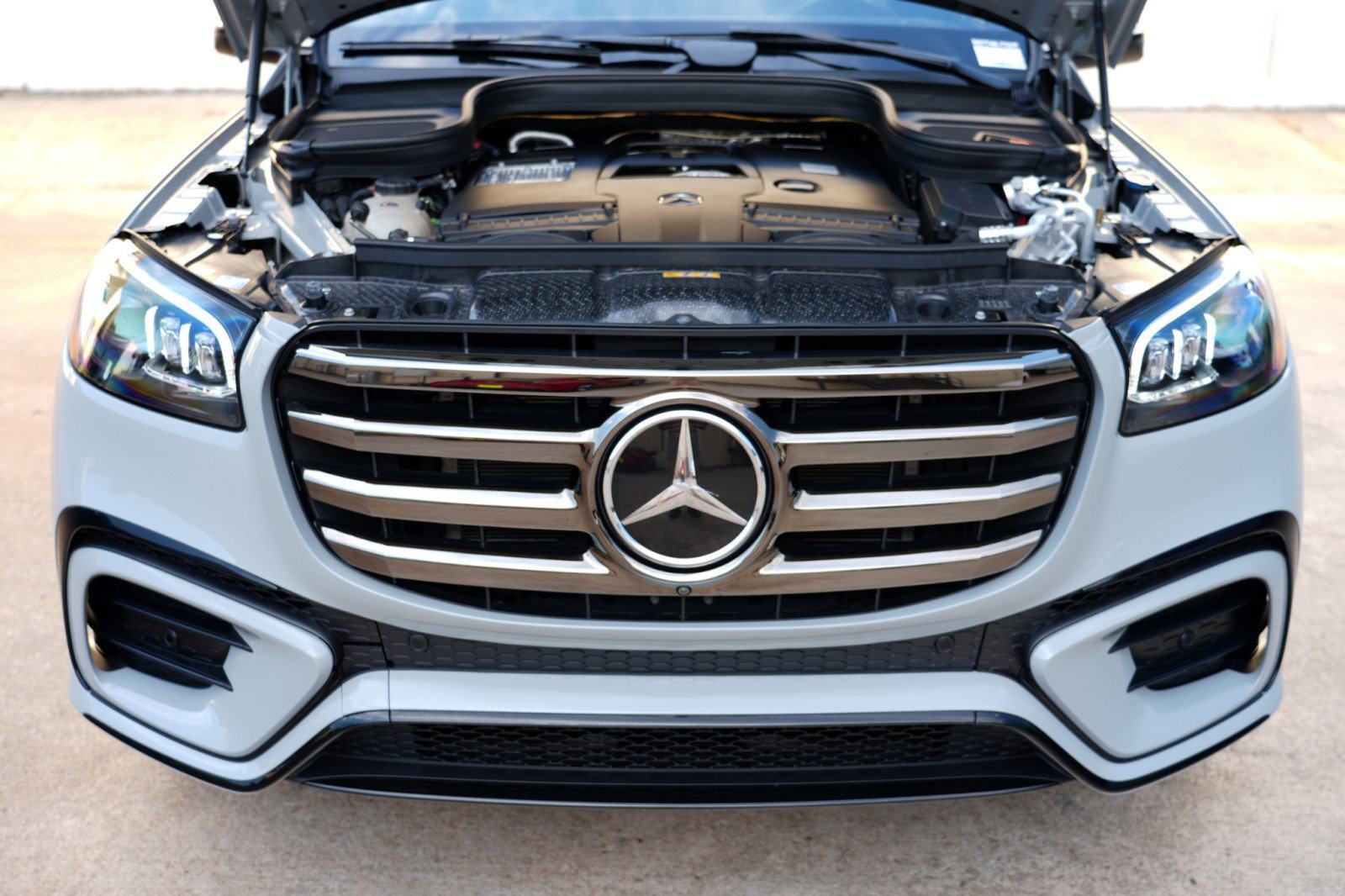 Used 2024 Mercedes-Benz GLS 580 4MATIC image 8